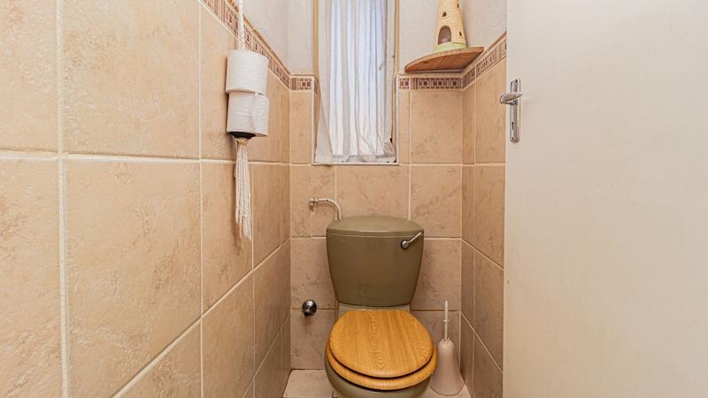 8 Bedroom Property for Sale in Fish Hoek Western Cape